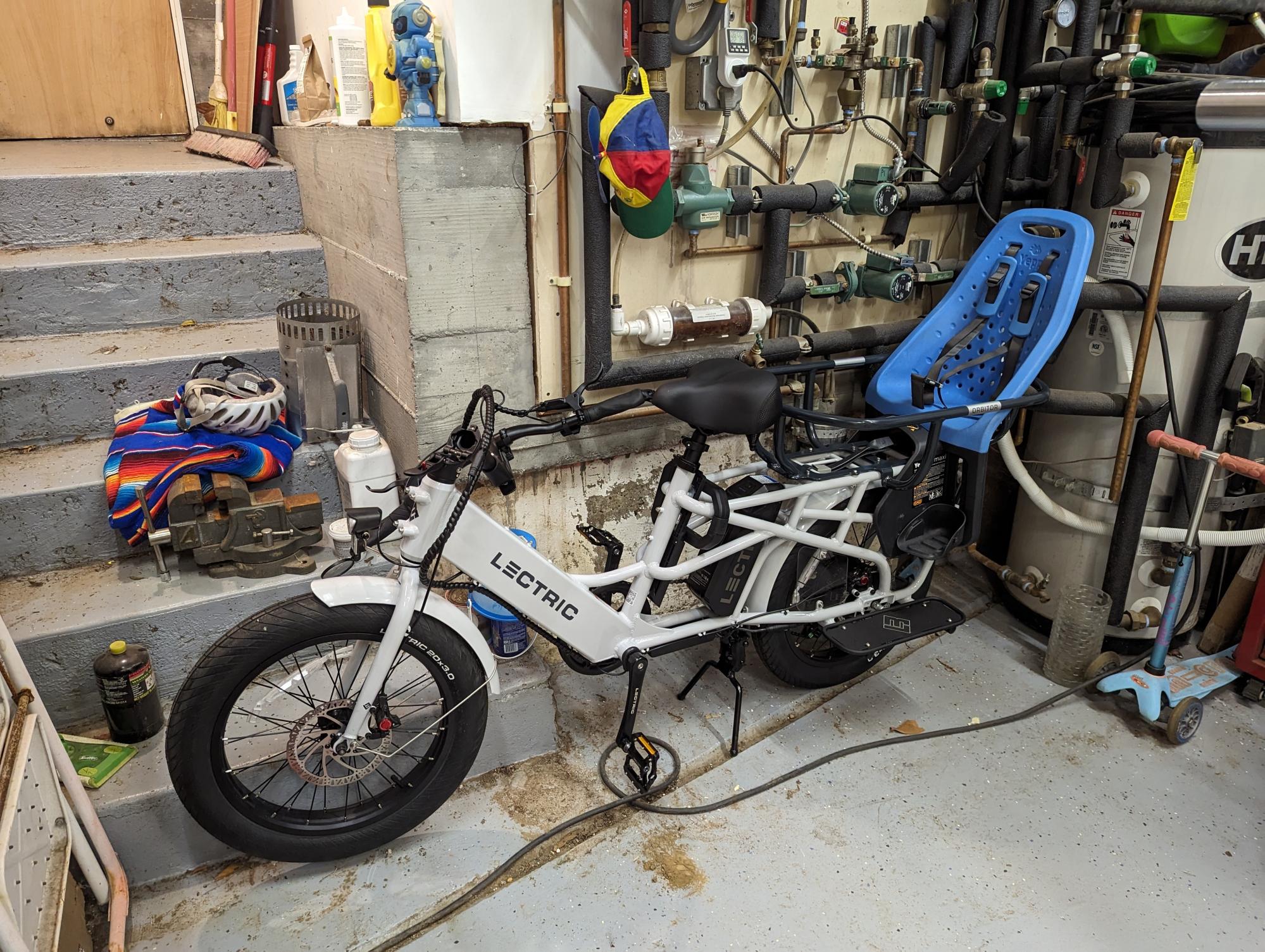 2023 Lectric eBikes Xpedition cargo bike (rear storage) White