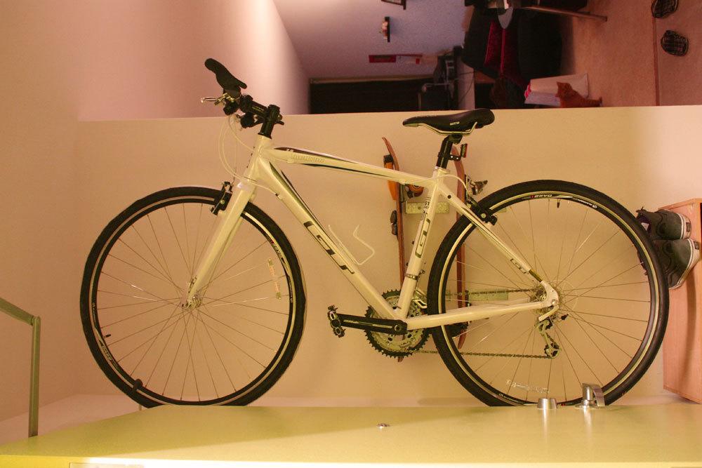 2010 GT Bicycles Tachyon 2.0  White