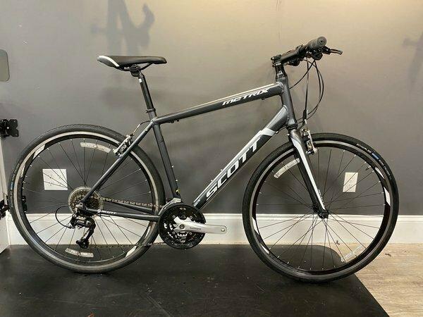 2013 SCOTT Metrix 30 Hybrid stroller Black and Silver, gray or bare metal