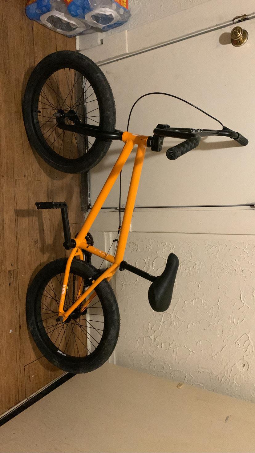 2022 Kink Kink Gap Orange