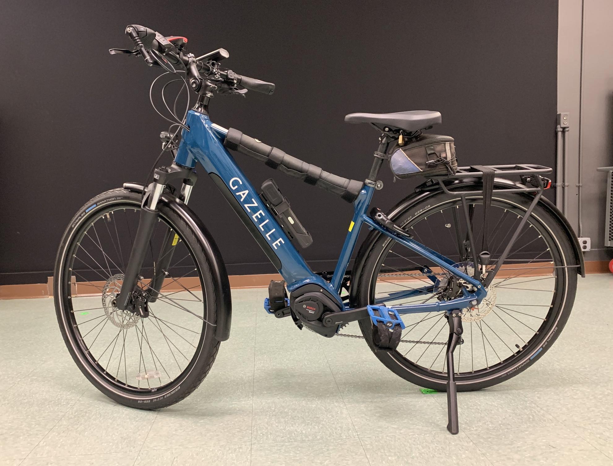 2021 Gazelle Medeo T10+ HMB Blue and Black