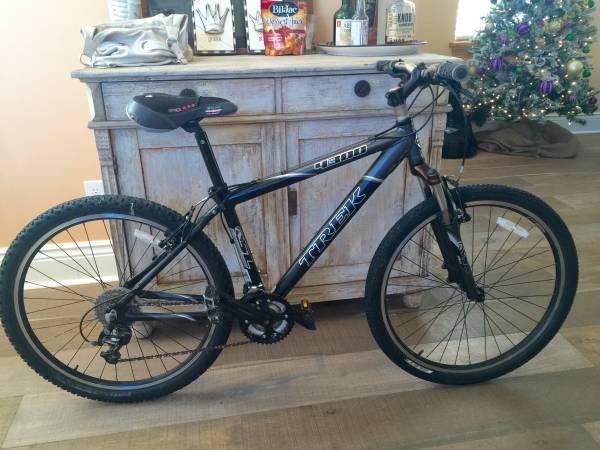 Trek 4300 Black