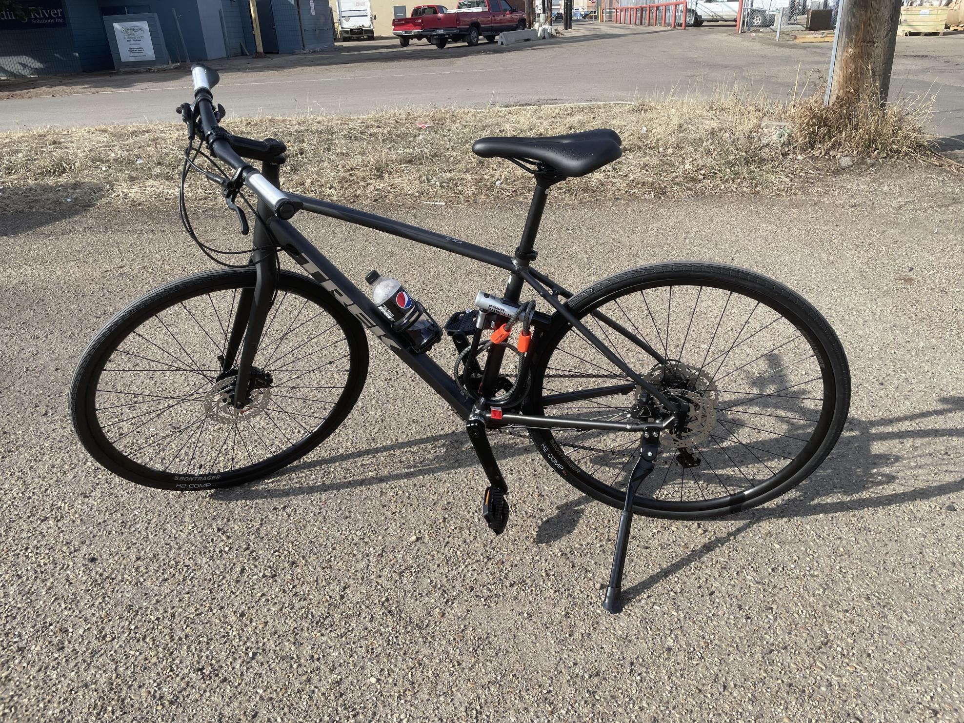 2023 Trek FX3 Disc Fitness Bike Black
