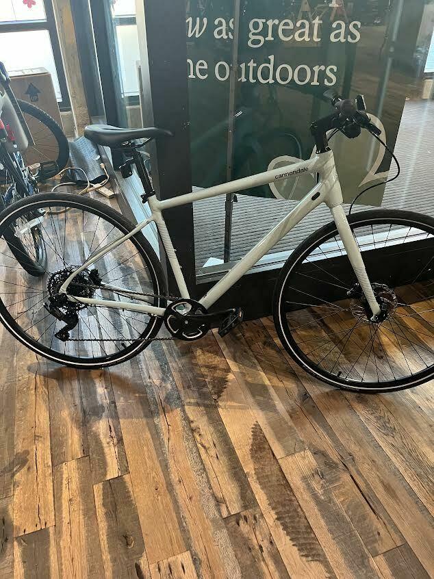 2023 Cannondale Quick 4 Women's Bike Blue