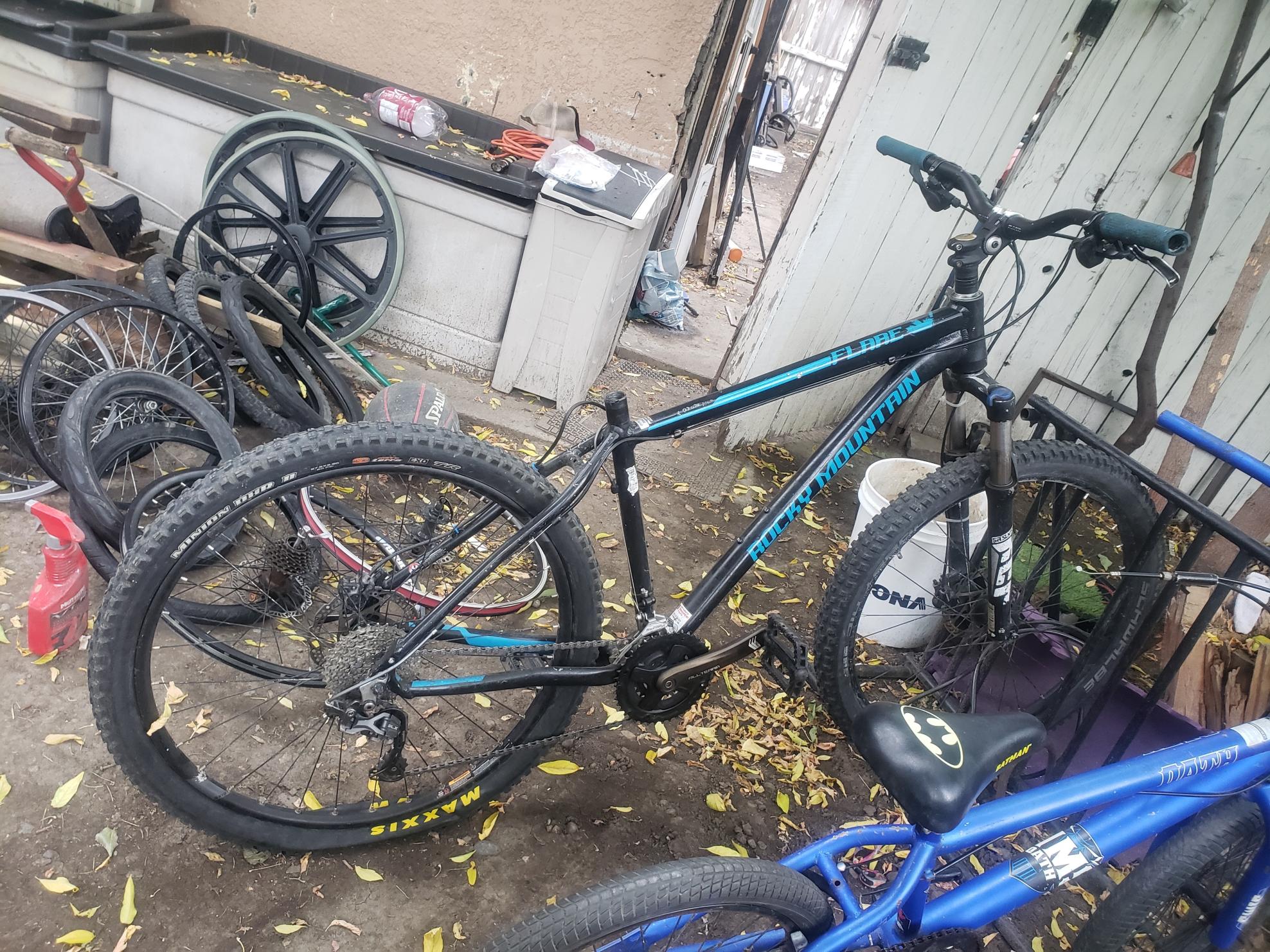 Kona Full suspension Red