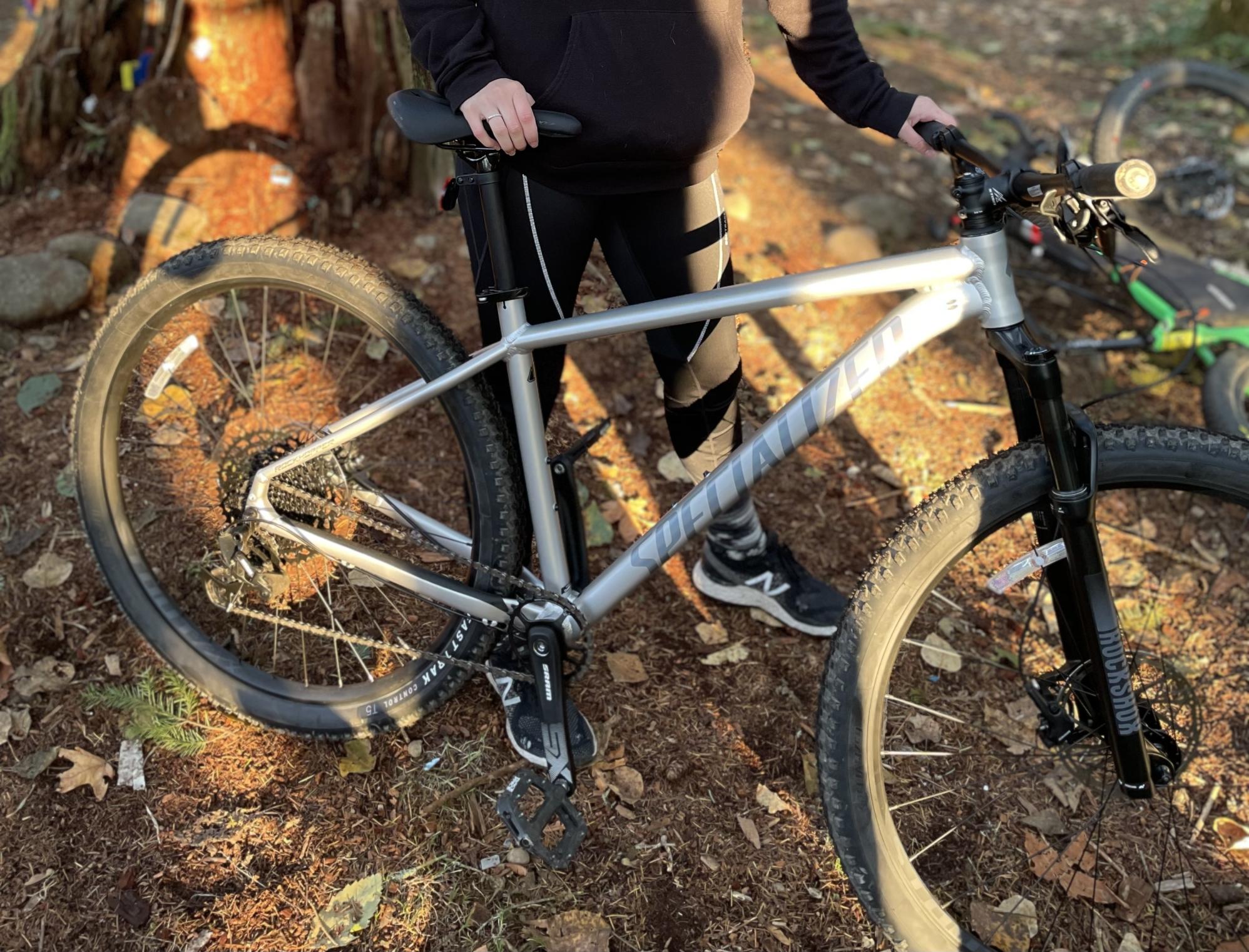 2022 Specialized Rockhopper expert Silver, gray or bare metal