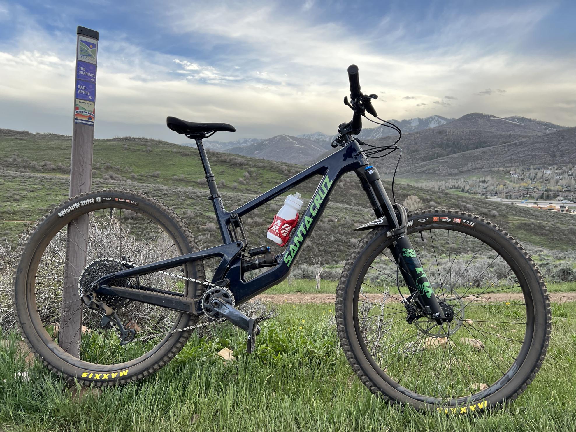 2023 Santa Cruz Megatower V2 Blue