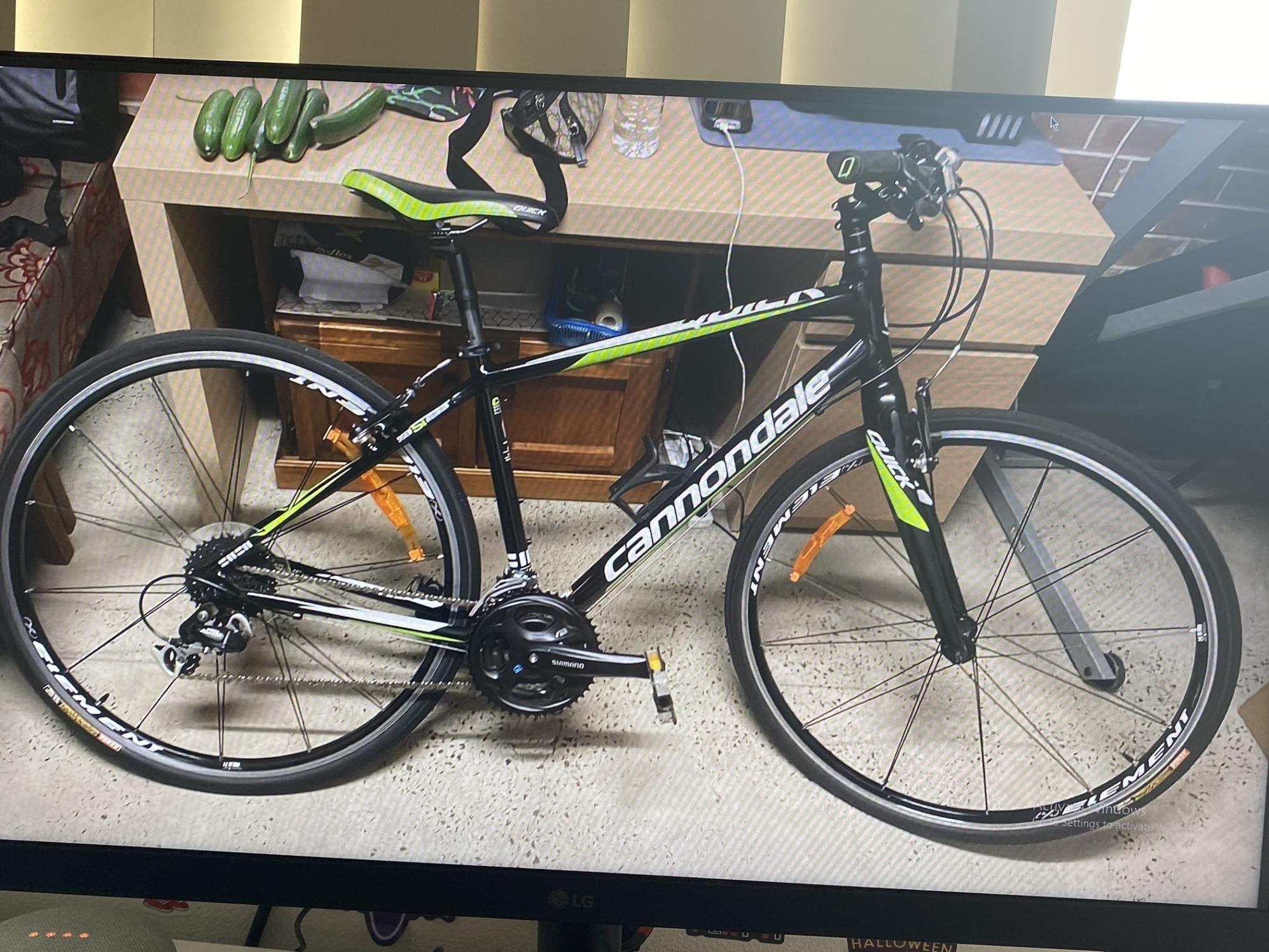 Cannondale Quick 5 Green, White, and Black