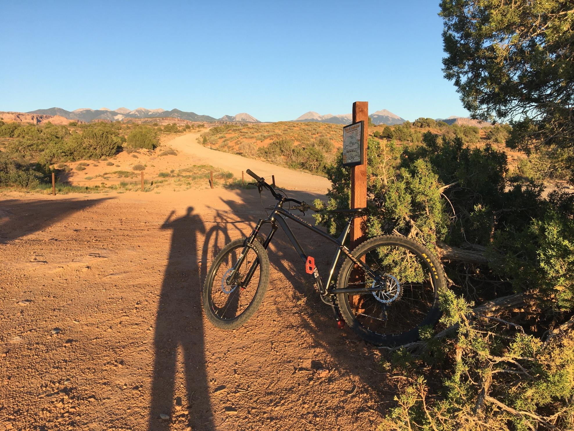 2019 Commencal Bikes Meta Hardtail Black and Yellow or Gold