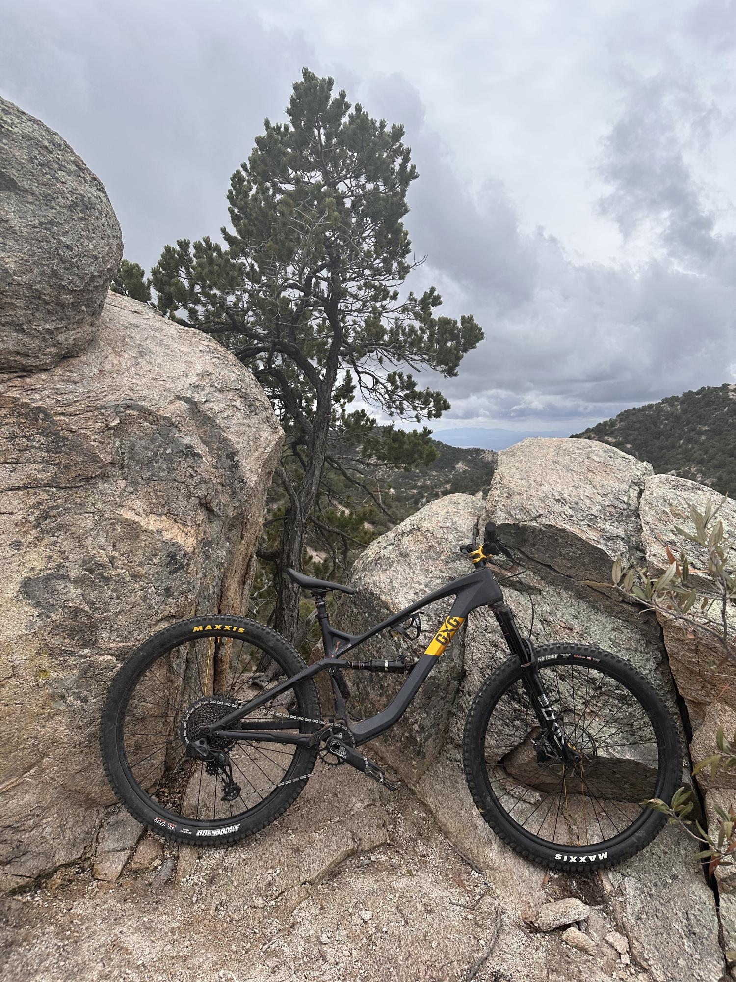 2020 Guerrilla Gravity Trail Pistol Black and Yellow or Gold