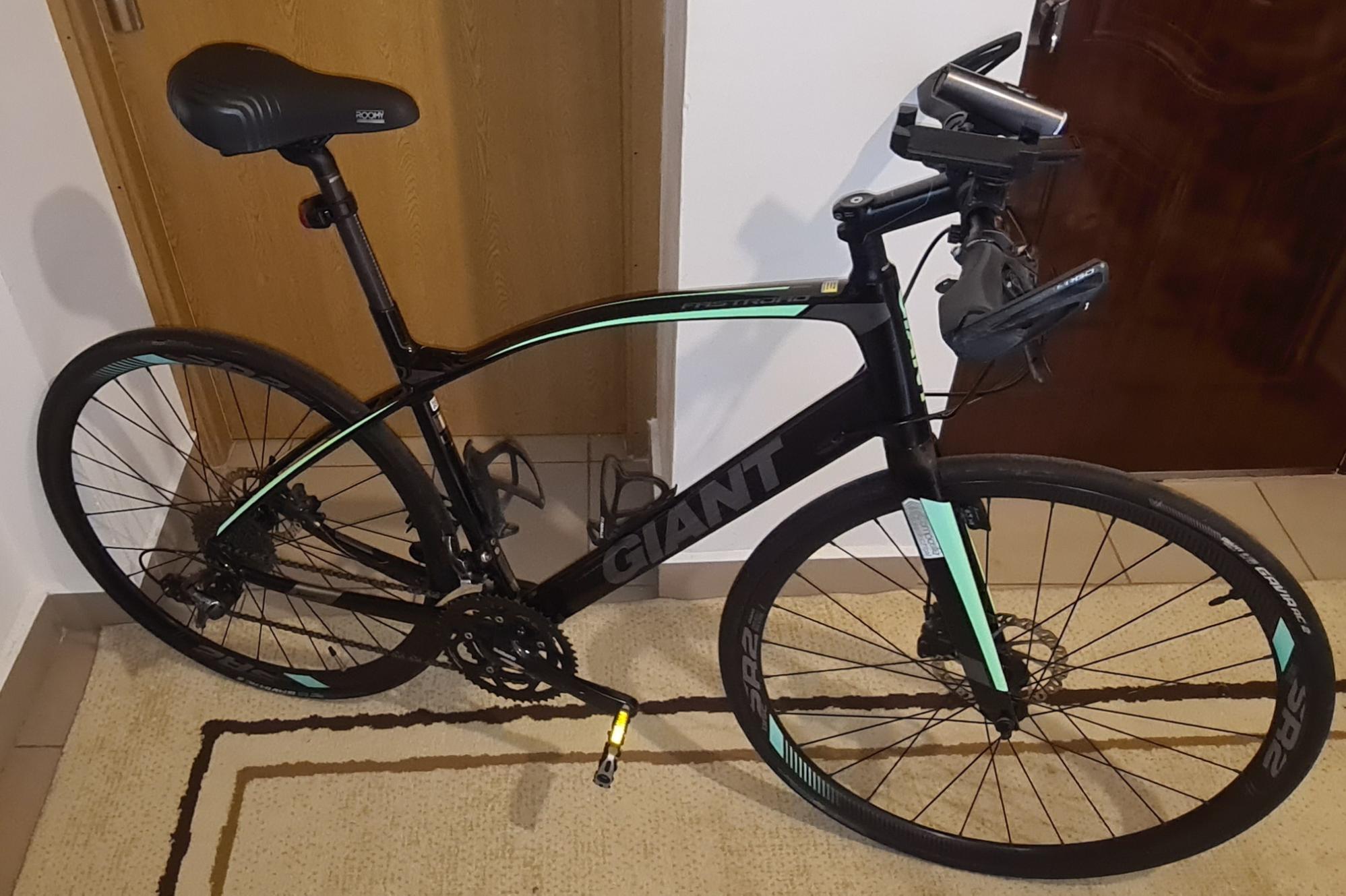 2018 Giant Road bike Black and Green