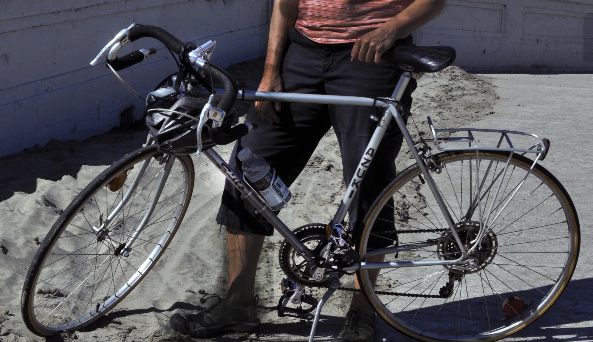 1980 Azuki Elite ? Silver or Gray