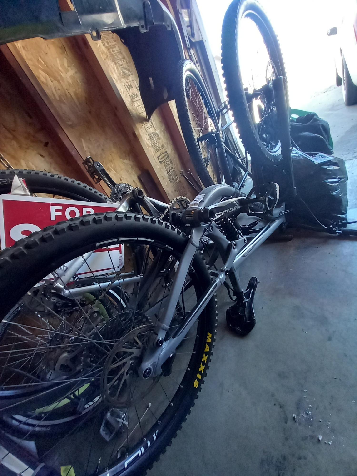 2024 Transition Bikes Patrol Silver, gray or bare metal