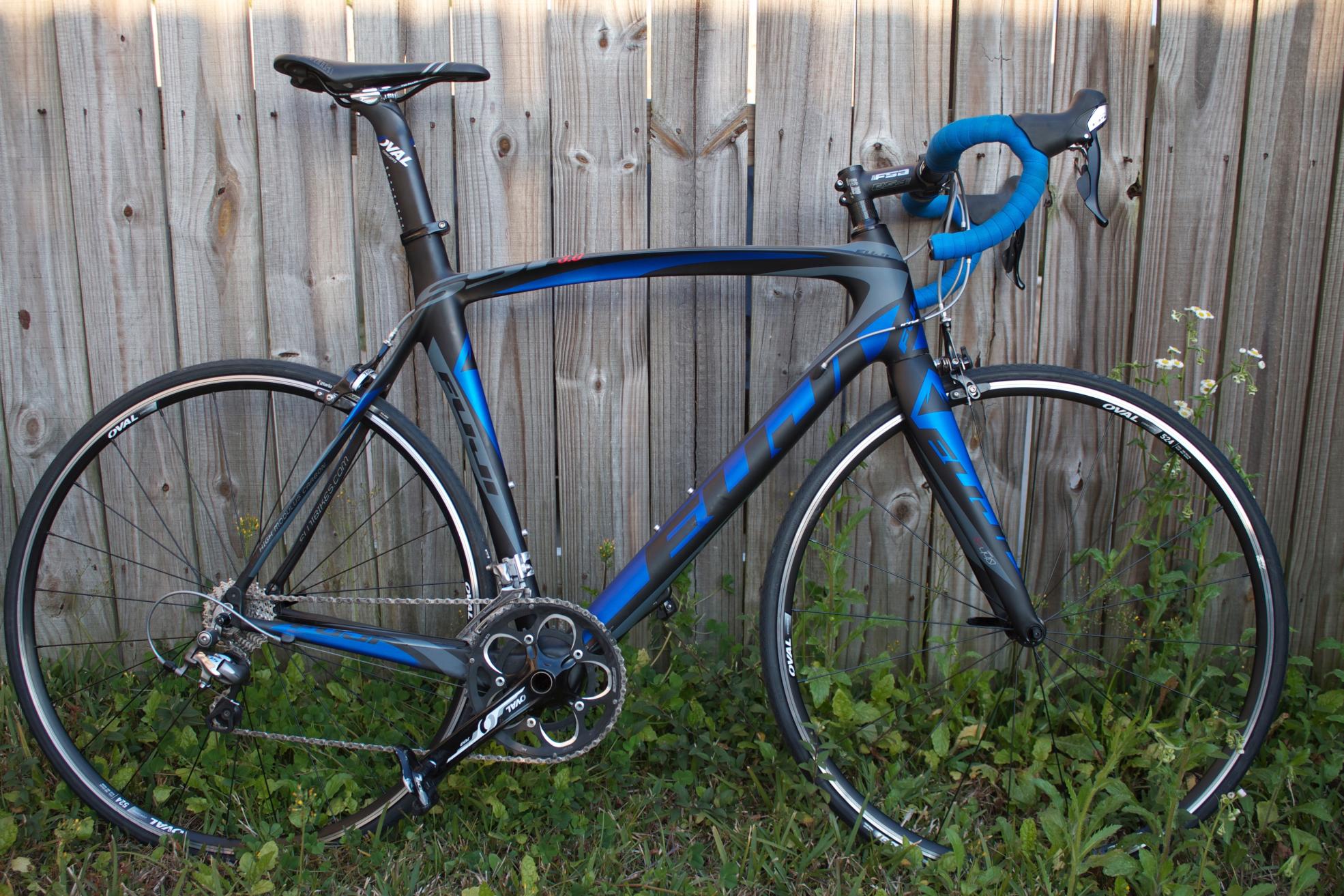 2012 Fuji Sst 3.0 Black and Blue