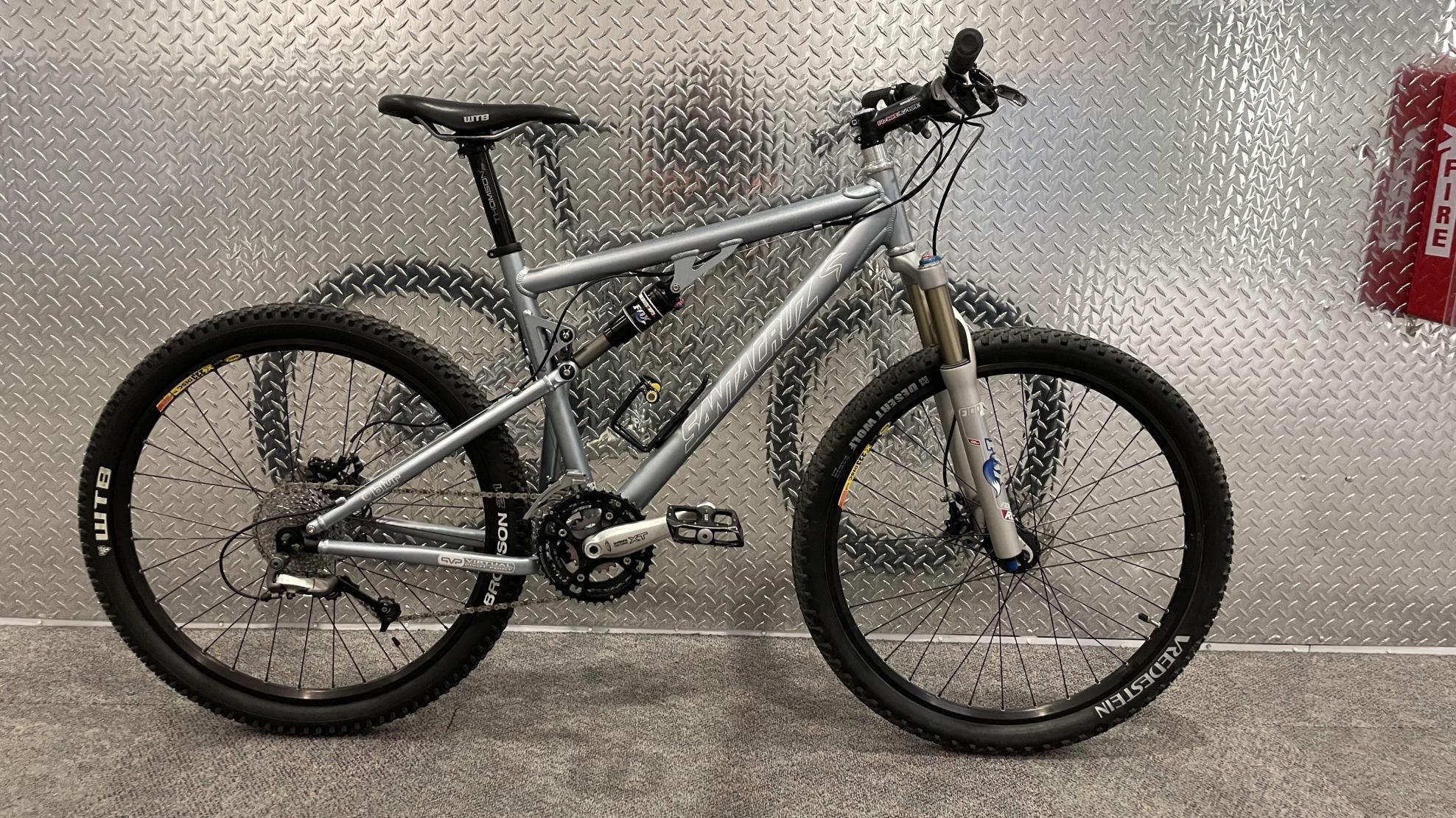 2004 Santa Cruz Blur Silver, gray or bare metal
