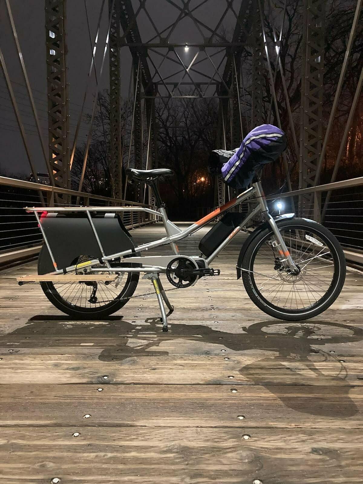 2022 Yuba Kombi E5 Silver, gray or bare metal