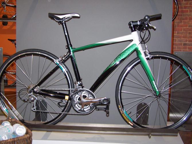 2009 Giant DASH 2 Green, White, and Black