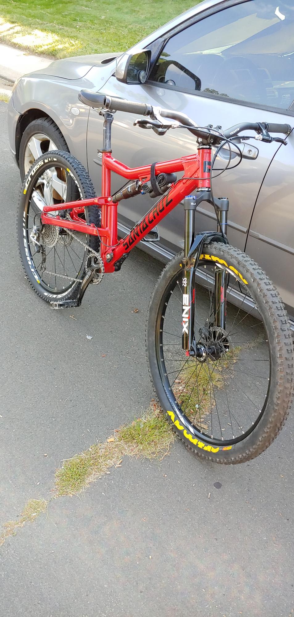 2006 Santa Cruz Heckler Red