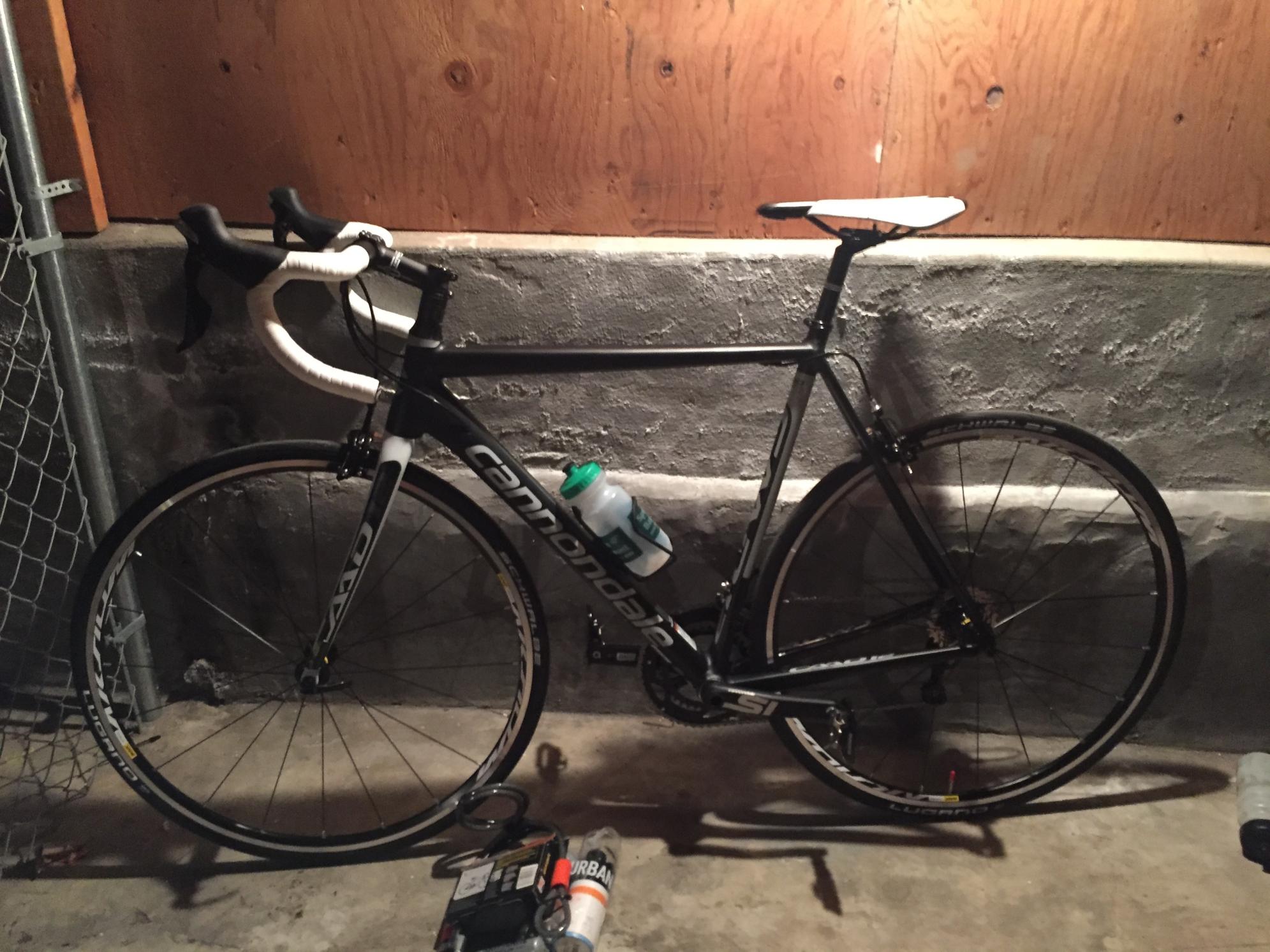 2016 Cannondale CAAD12 Black and White