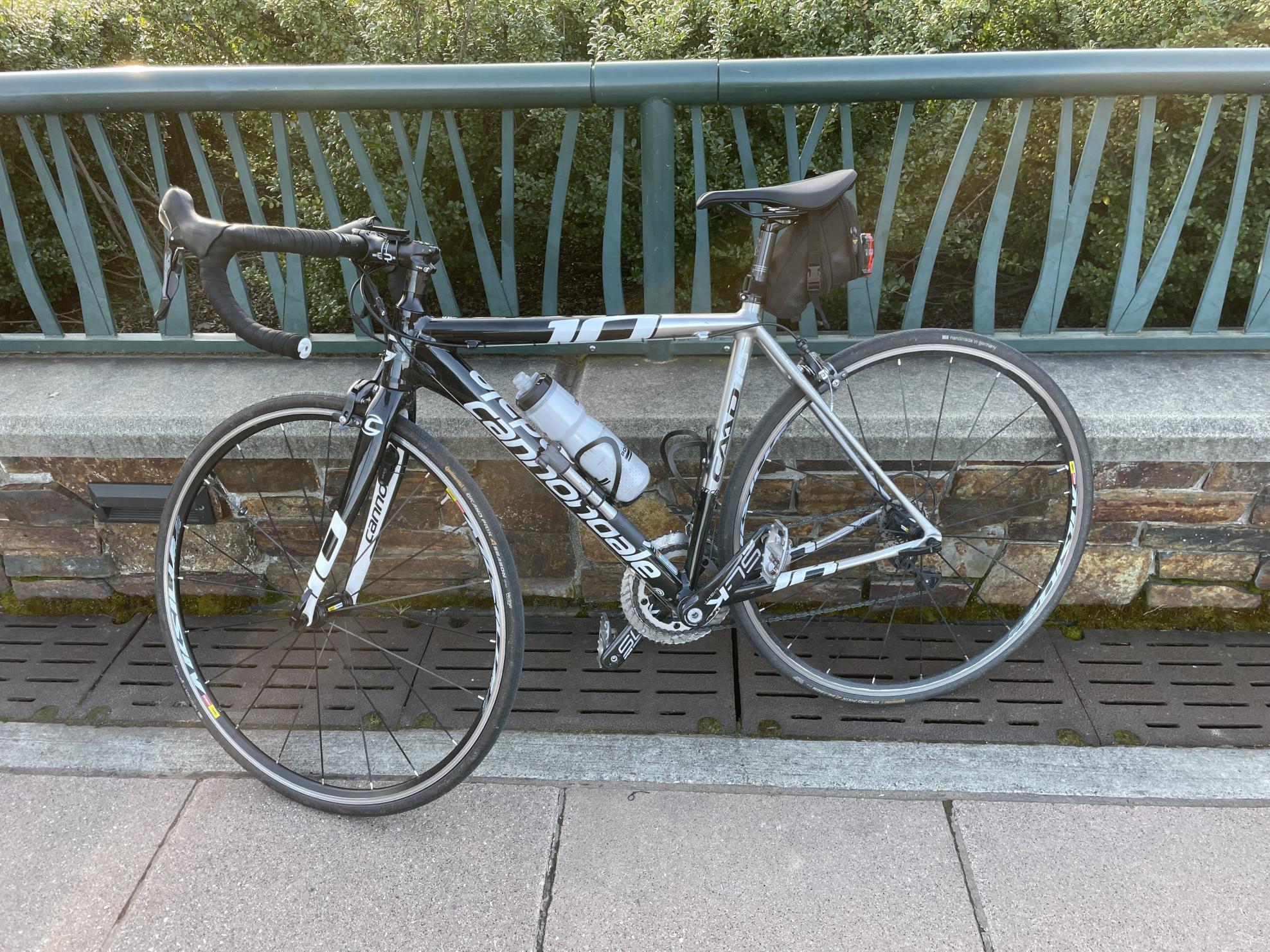 2013 Cannondale Caad10 3 Ultegra Black and Silver, gray or bare metal