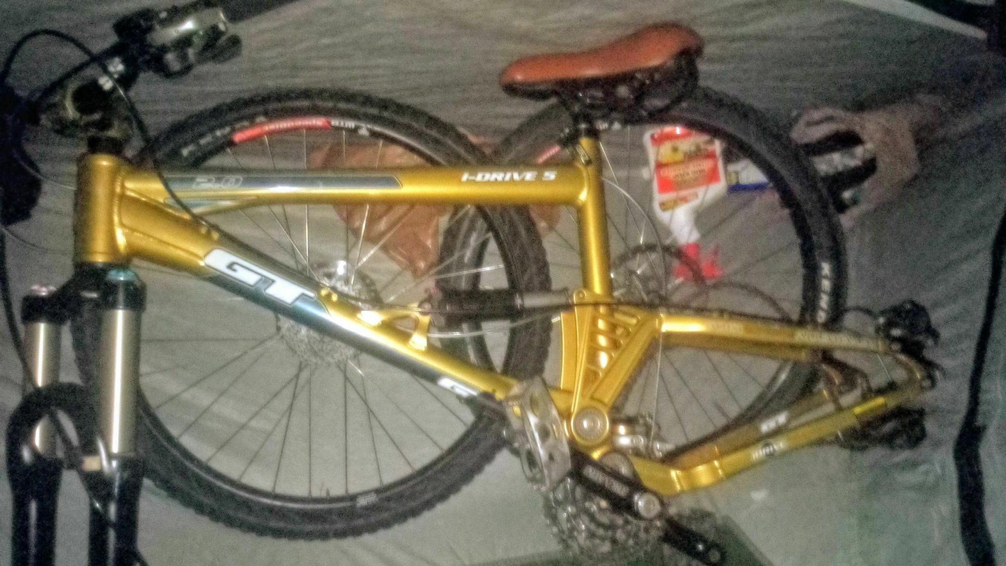 2007 GT Bicycles I-Drive 5 2.0 Yellow or Gold and Silver, gray or bare metal