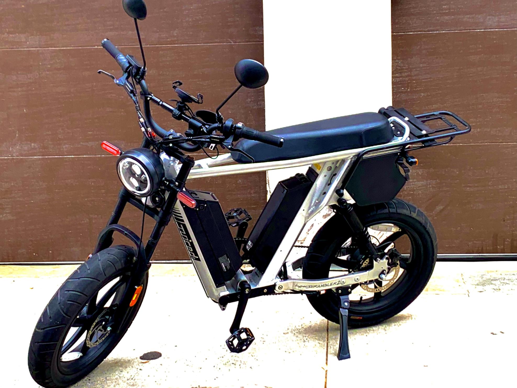 2021 Juiced Bikes Hyperscrambler 2 Silver, gray or bare metal and Black