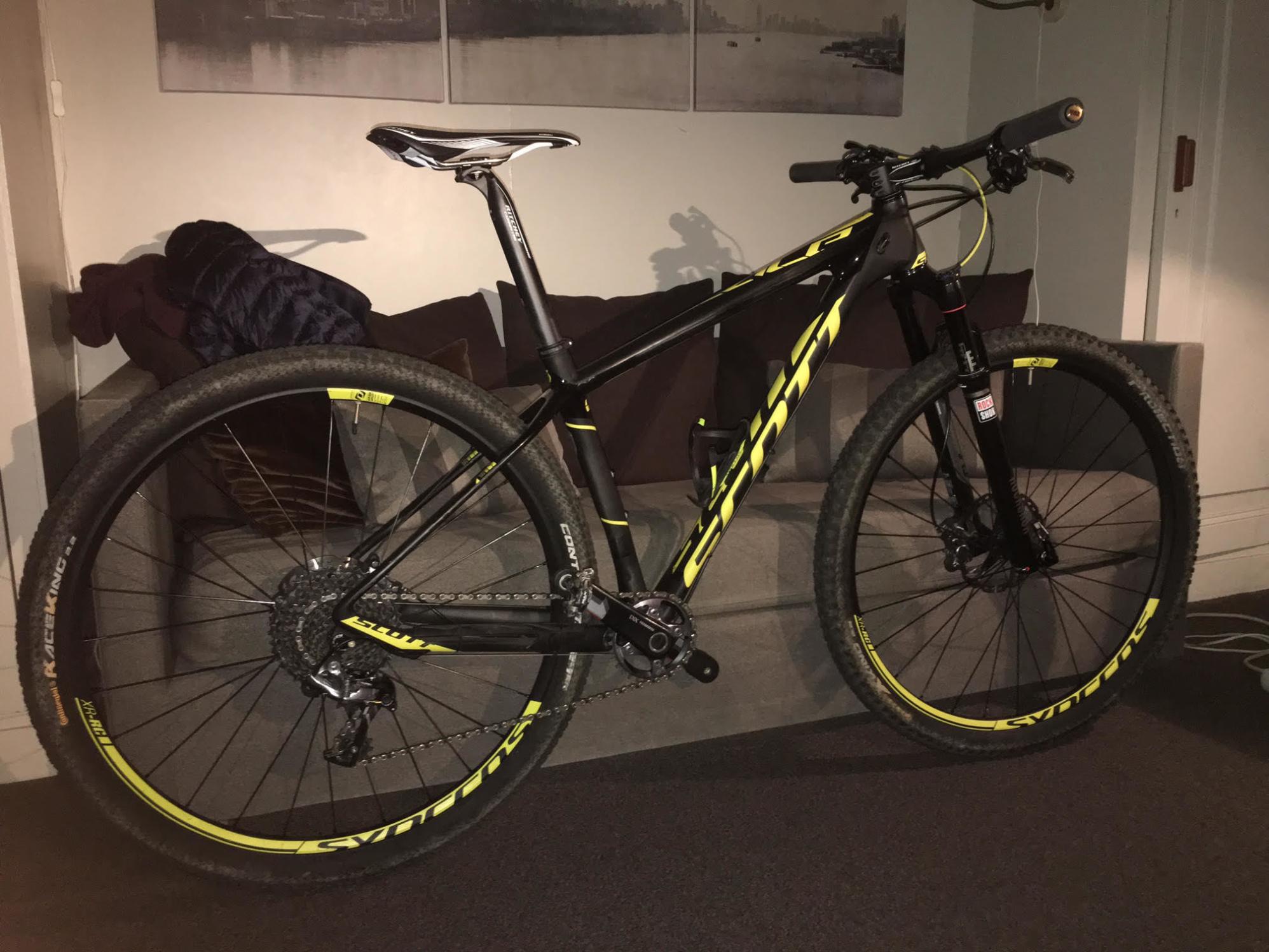 2015 SCOTT Scale 900 RC Black and Yellow or Gold