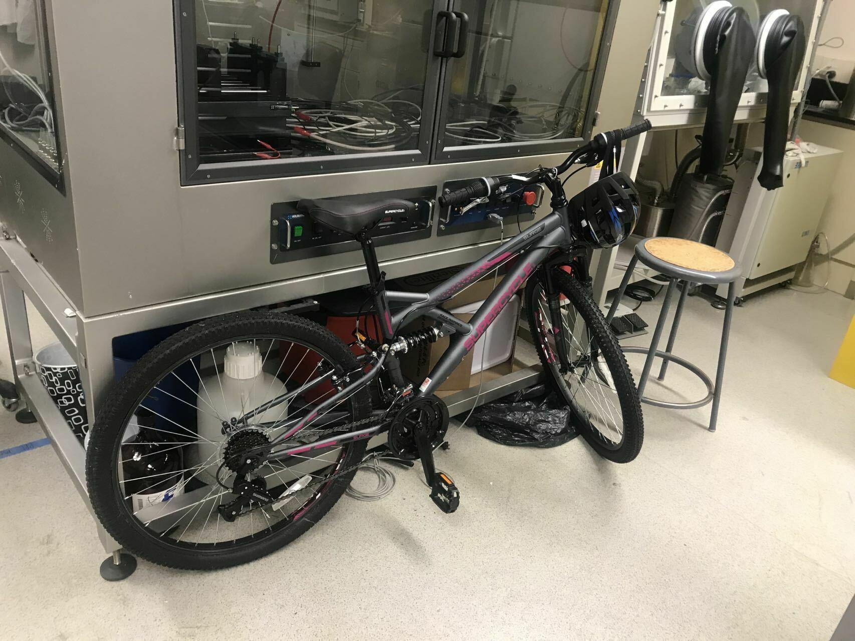 2022 Supercycle Silver, gray or bare metal and Pink