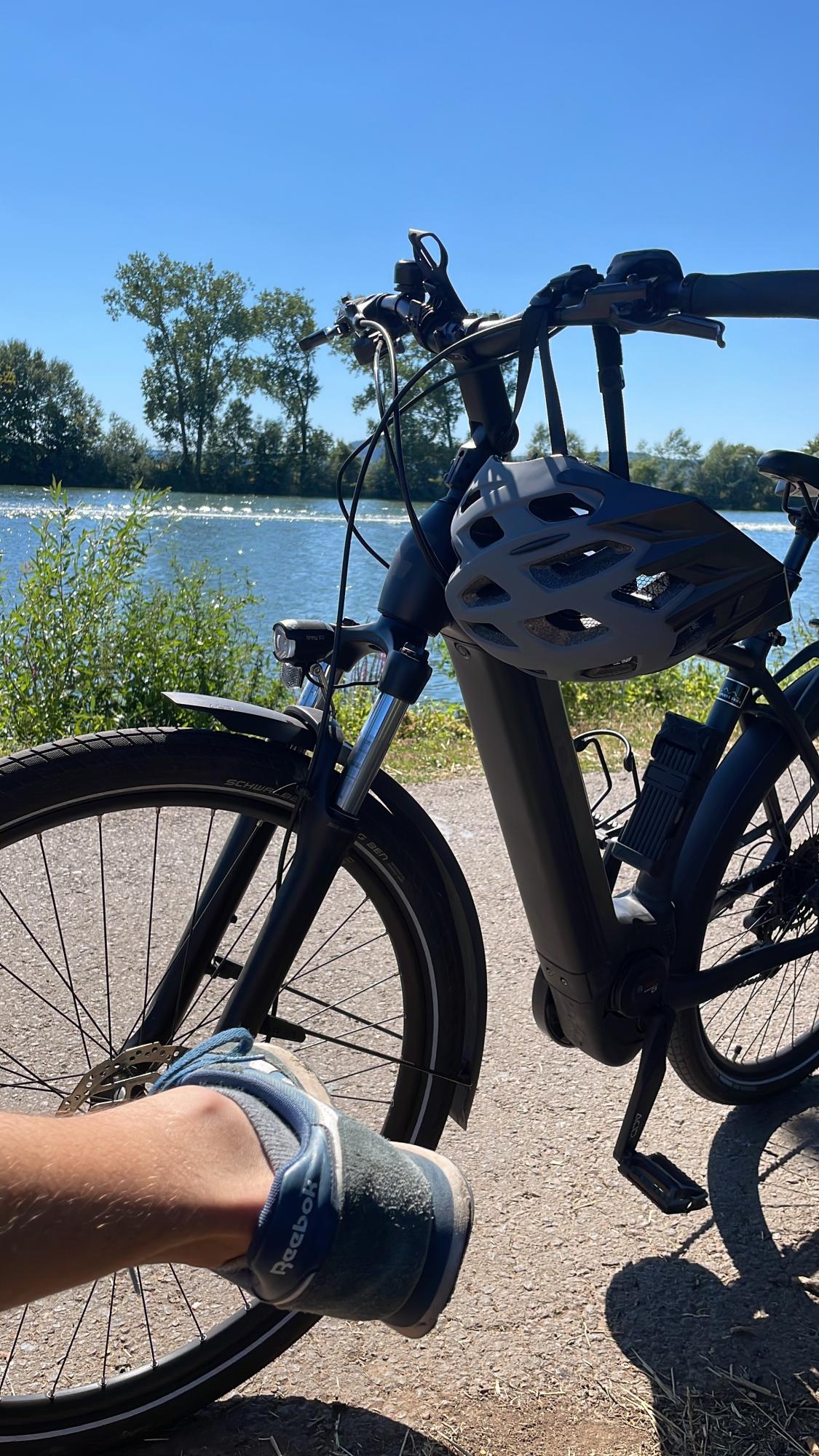 2022 Cube Kathmandu Hybrid One M Black