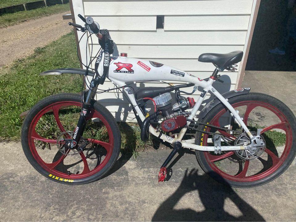 2020 Custom Unknown White