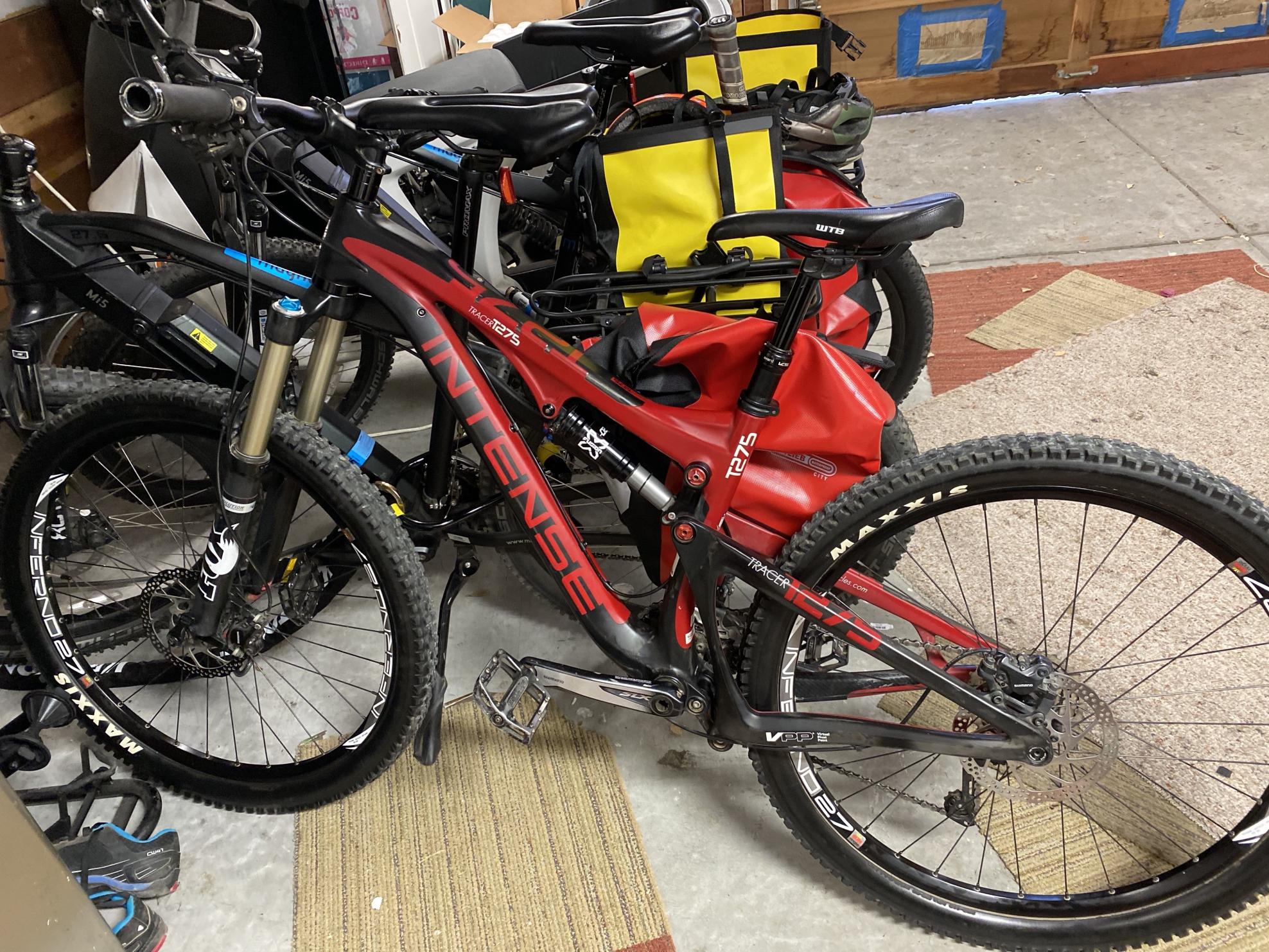 2017 Intense bar Red and Black