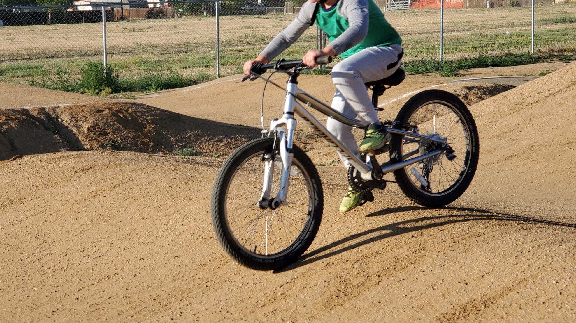 2018 Specialized Hotrock Silver, gray or bare metal