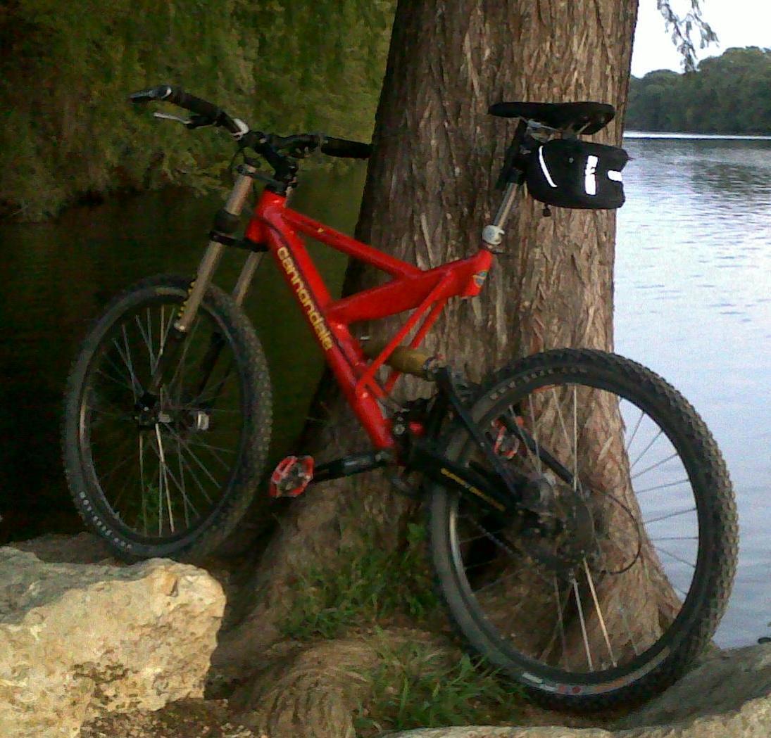 1997 Cannondale SuperV4000-DH  Red