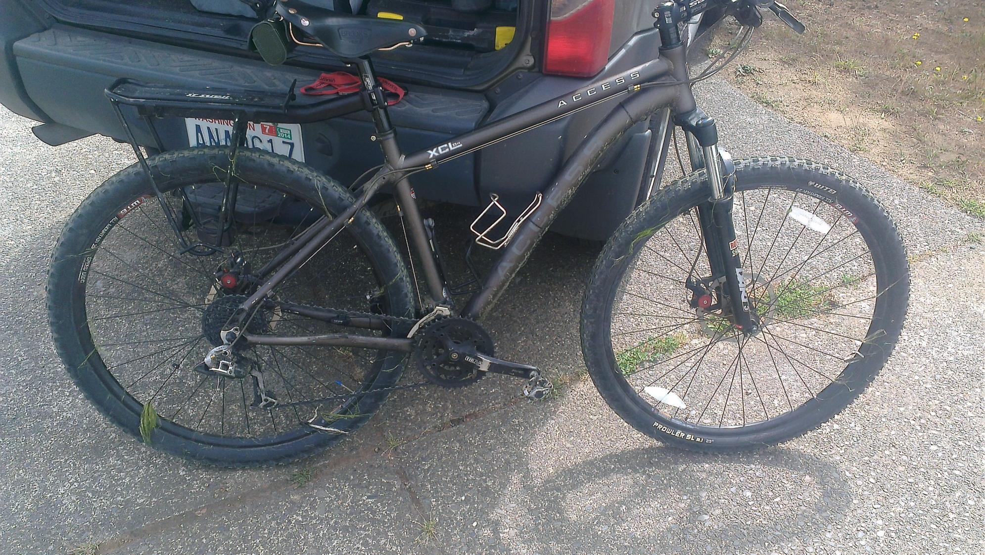 2010 Access XCL9r  Silver or Gray