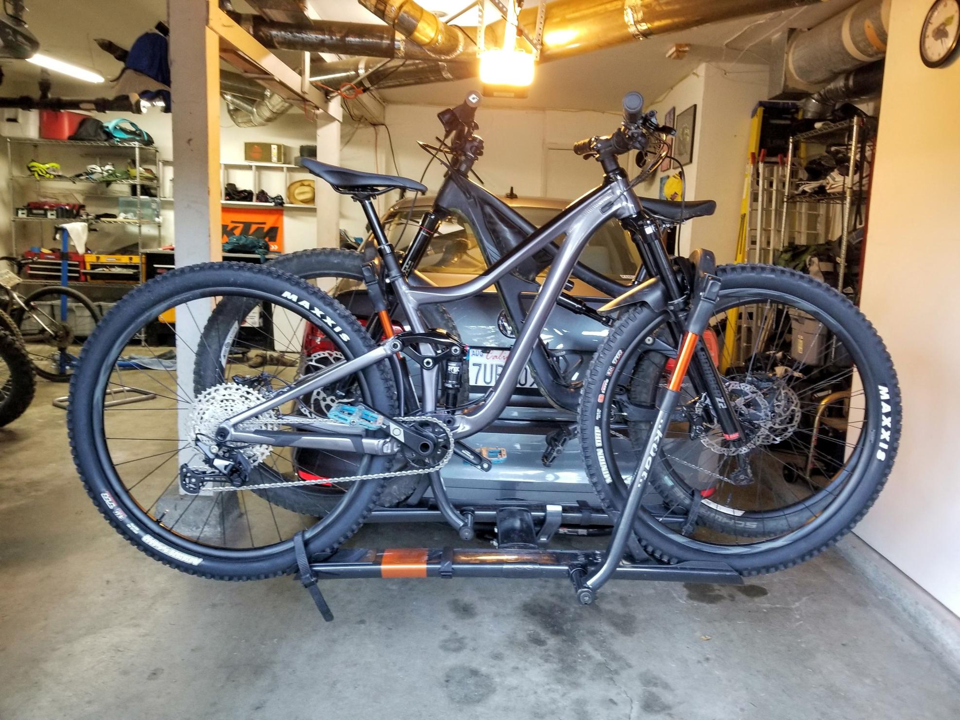 2021 Giant Trance Black and Silver, gray or bare metal