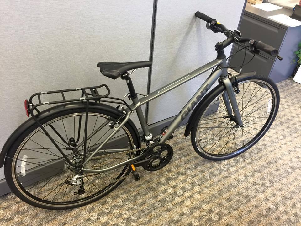 2015 Giant Escape City Silver or Gray