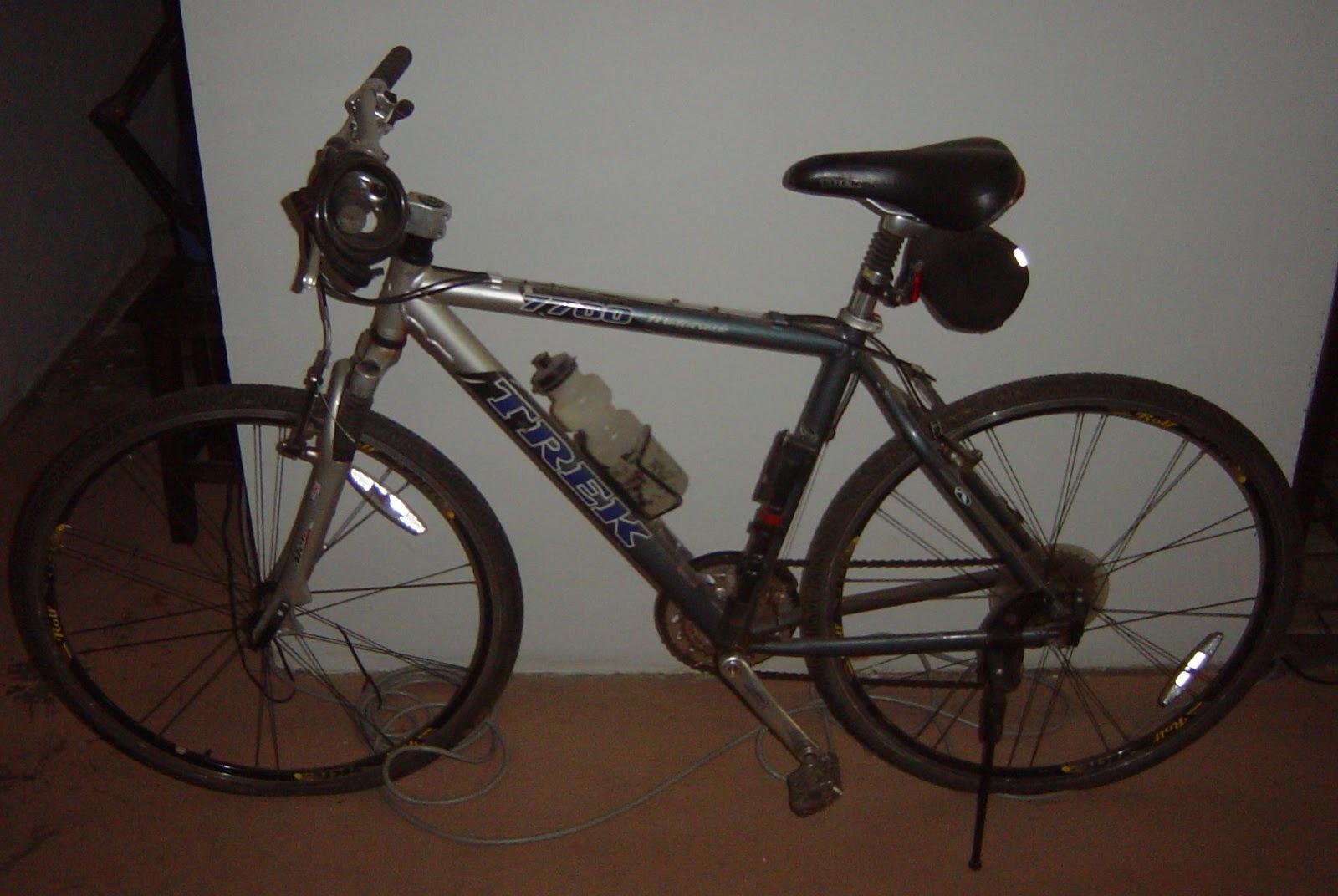 2003 Trek Silver or Gray