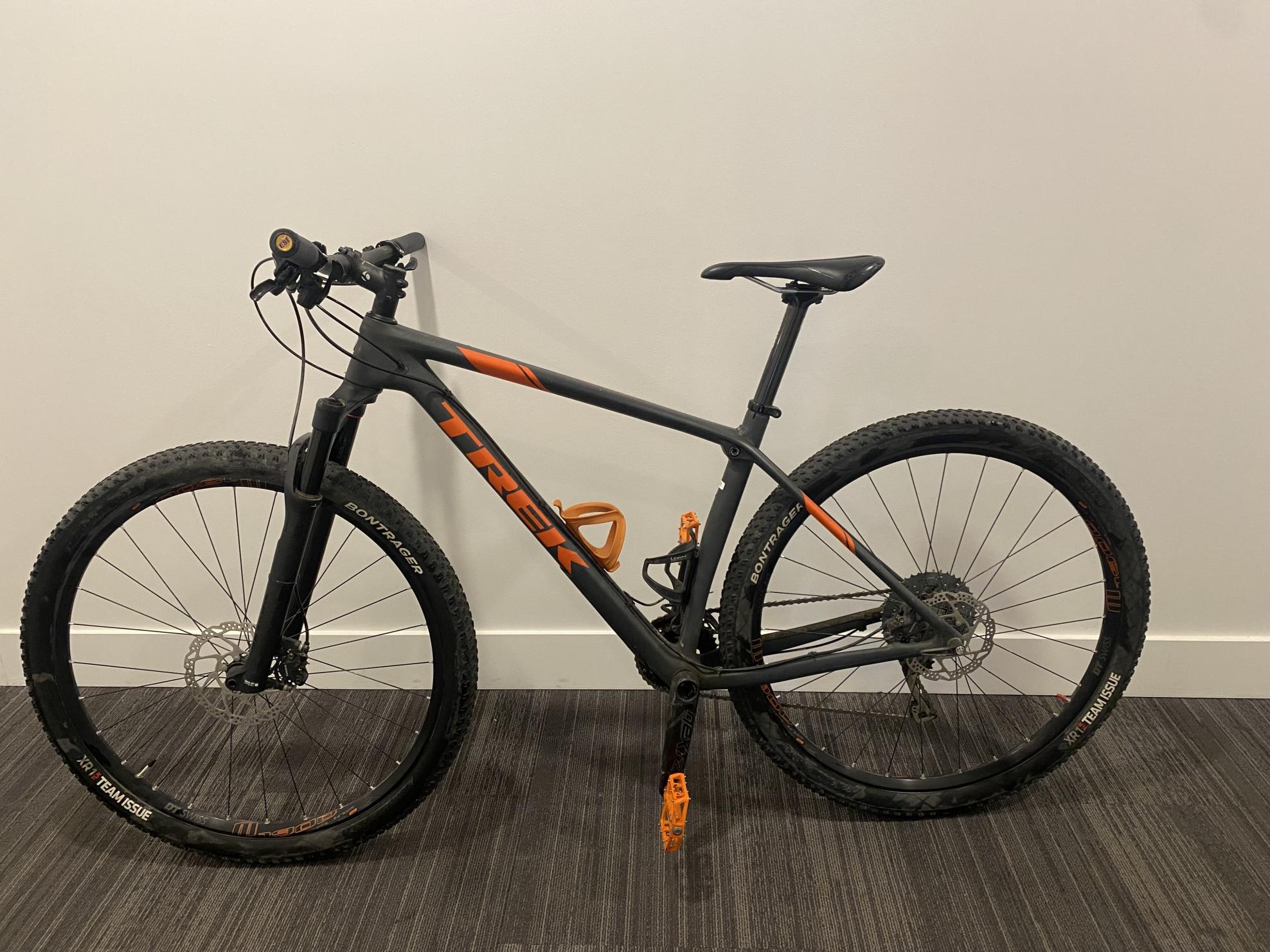 2019 Trek Pro caliber 9.7 Silver, gray or bare metal and Orange