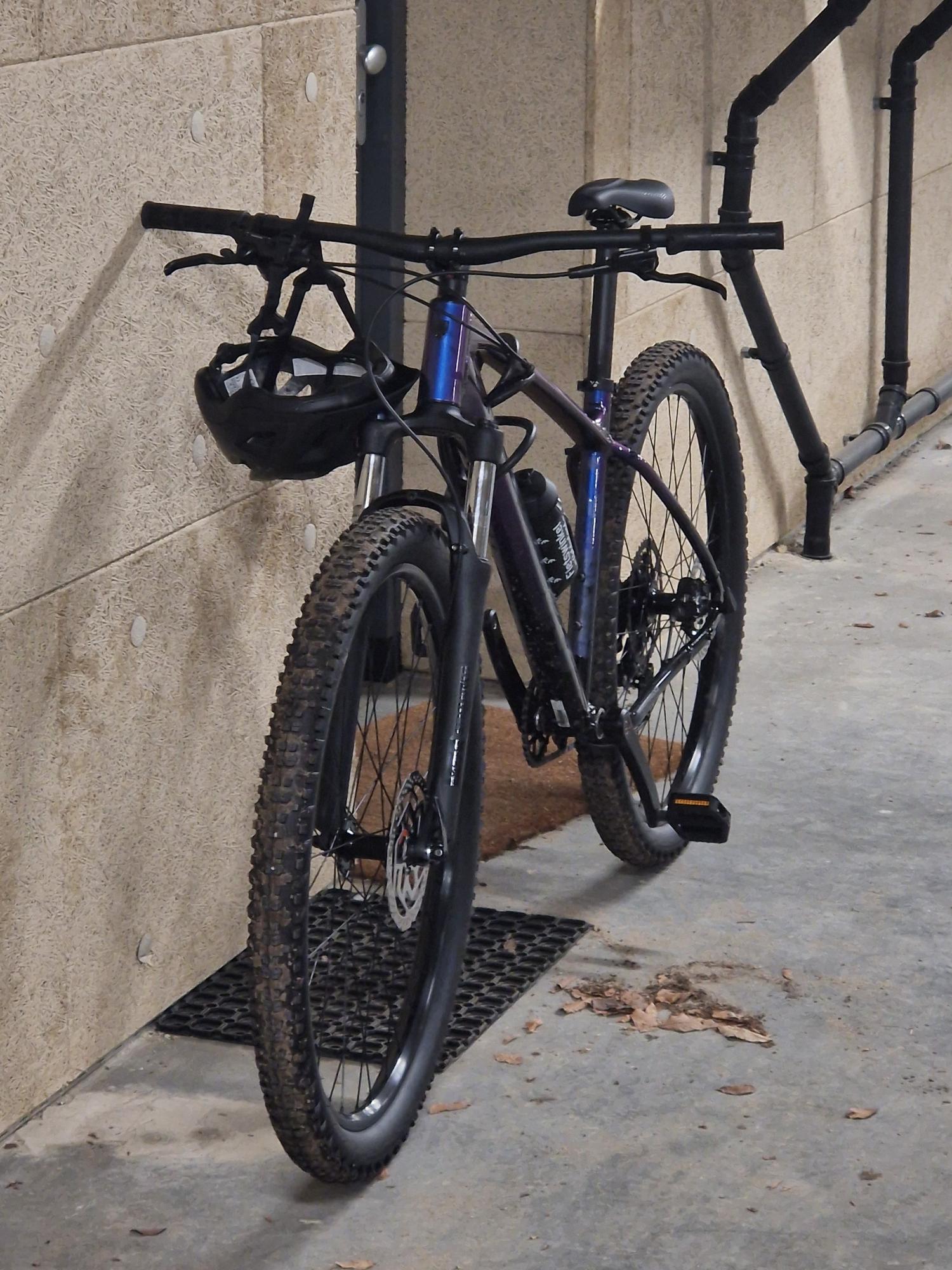 2025 Trek Marlin 5 gen 3 fiets Blue, Black en Purple
