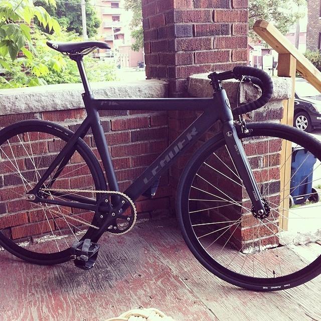 2014 Leader Bikes 725  Black