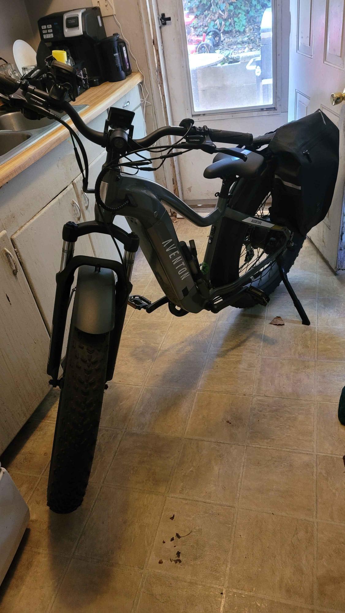 Aventón Aventure.2 Silver, gray or bare metal