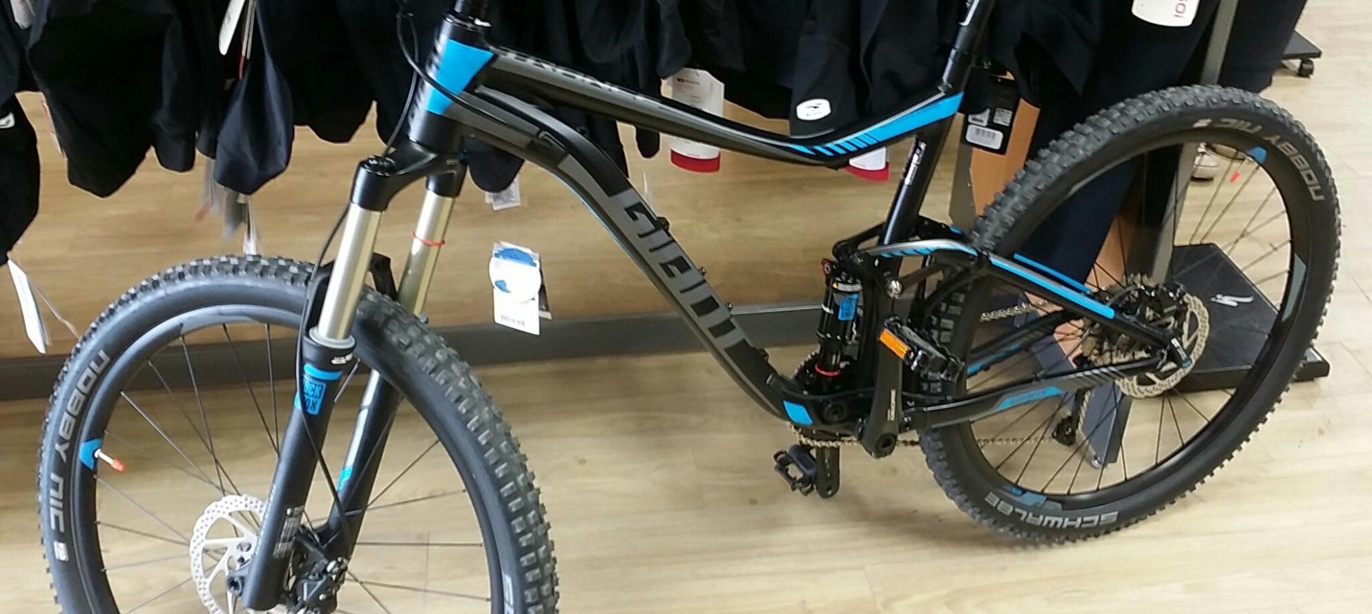 2016 Giant Trance 3 Black and Blue