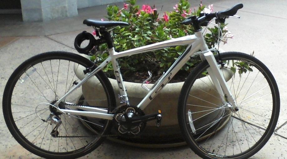 2010 GT Bicycles Tachyon 2.0  White