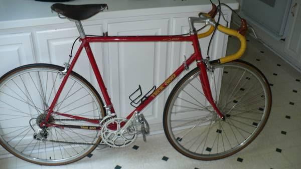 Trek 660 Red