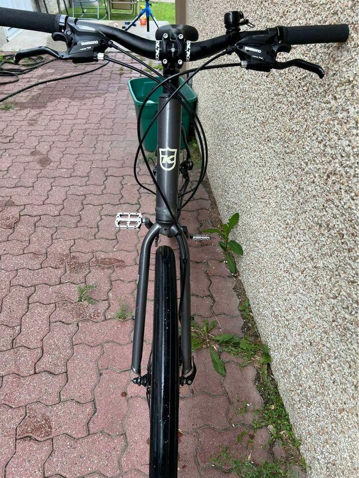 2022 Kona Dew P2 XL Silver, gray or bare metal