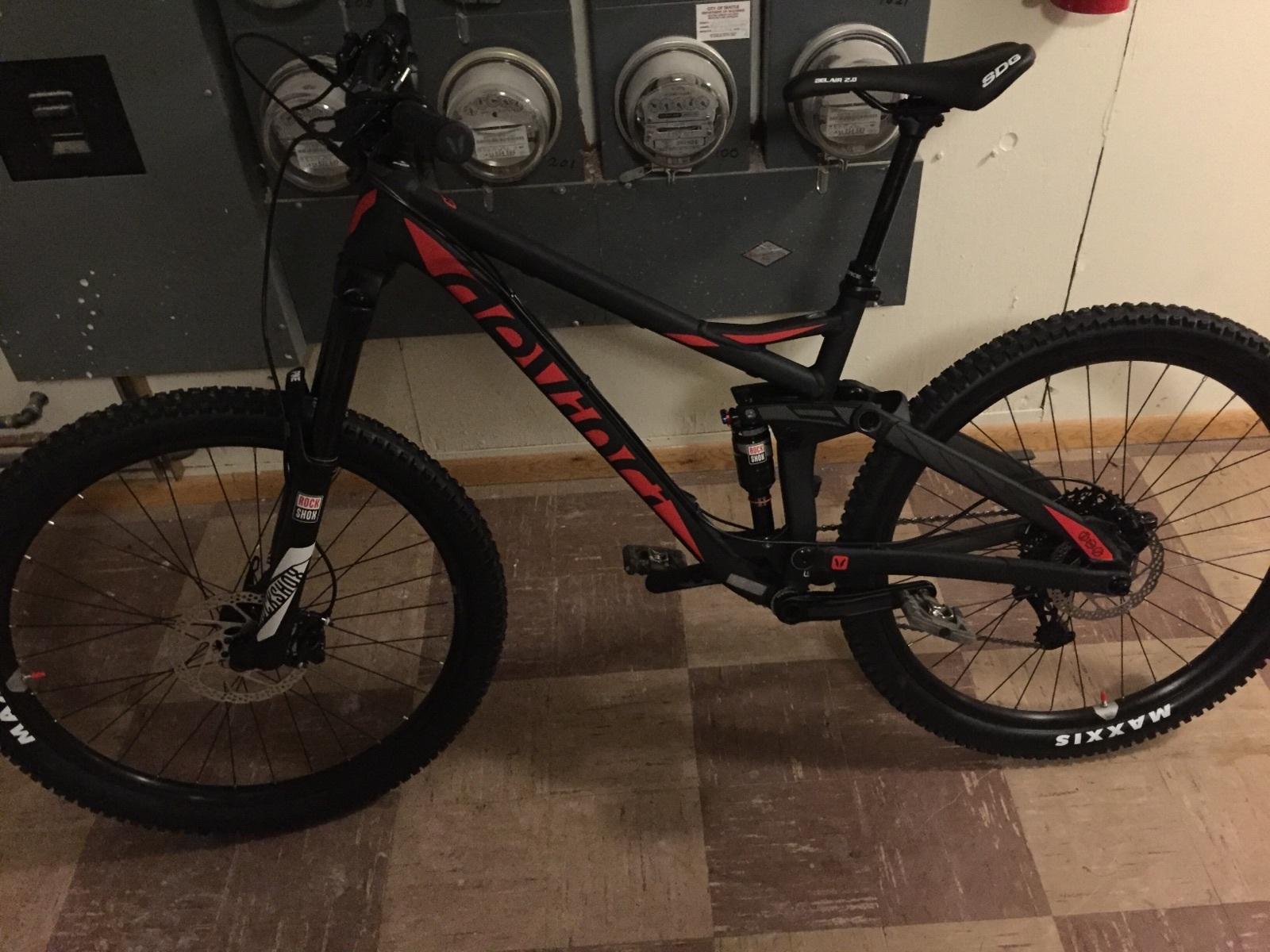2016 Devinci Troy Black and Red