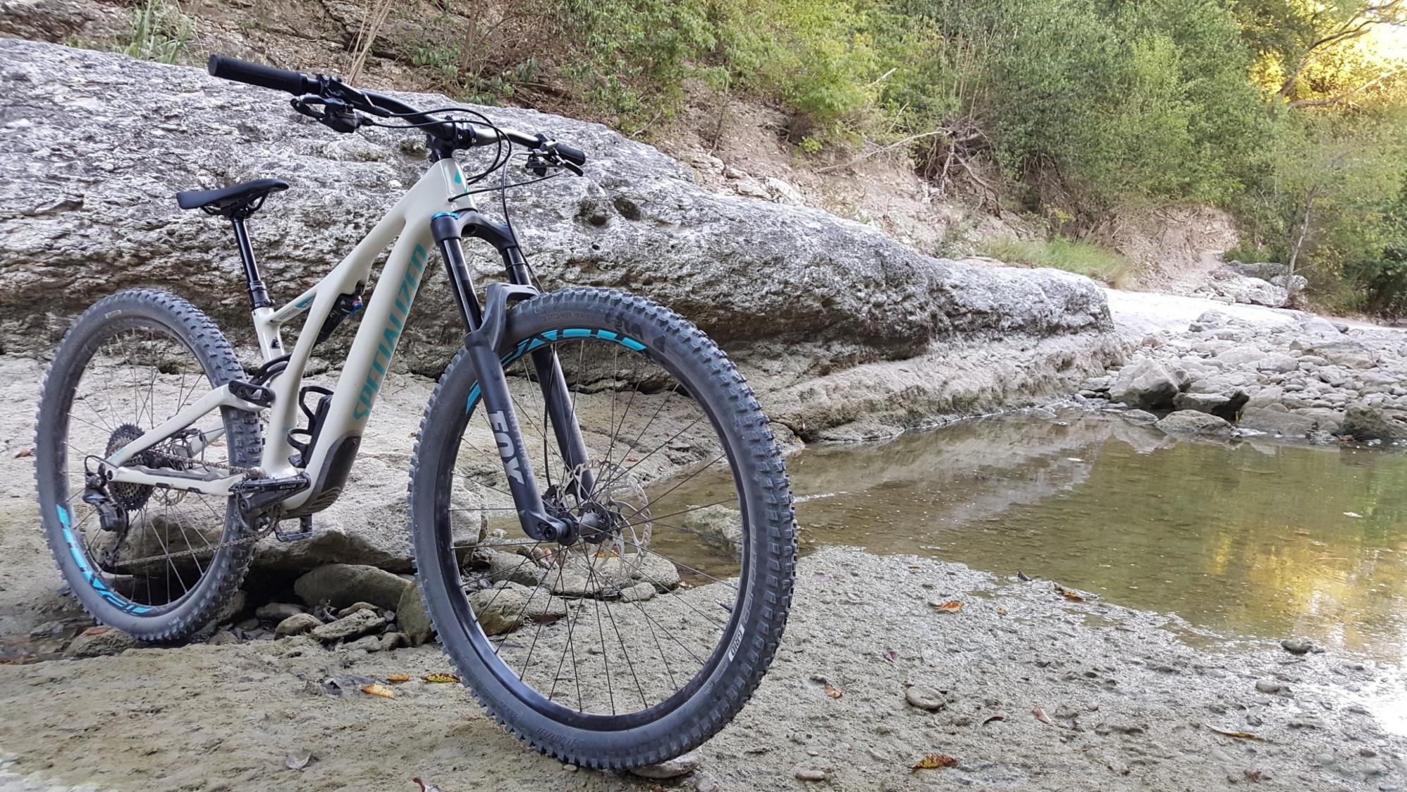 2019 Specialized Stumpjumper Comp Carbon 29er White
