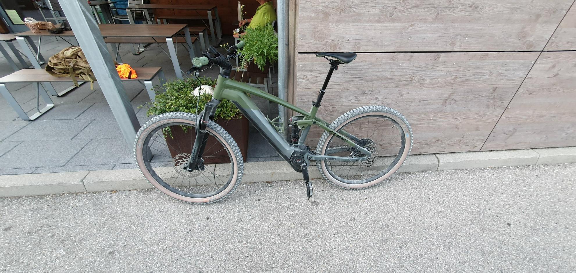 2022 Cube Stereo Hybrid 120 TM 750 29 Flashgrey... Green and Silver, gray or bare metal