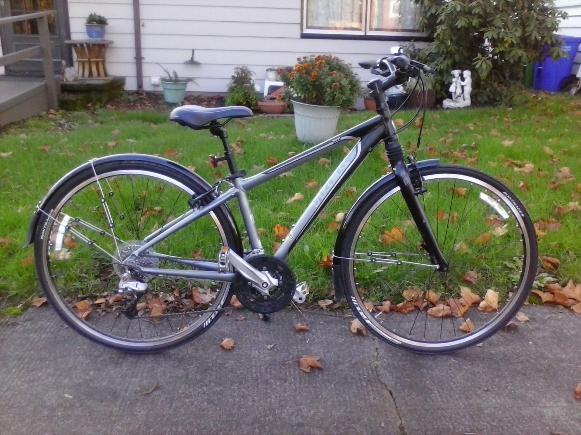 2010 Trek 7200  Black