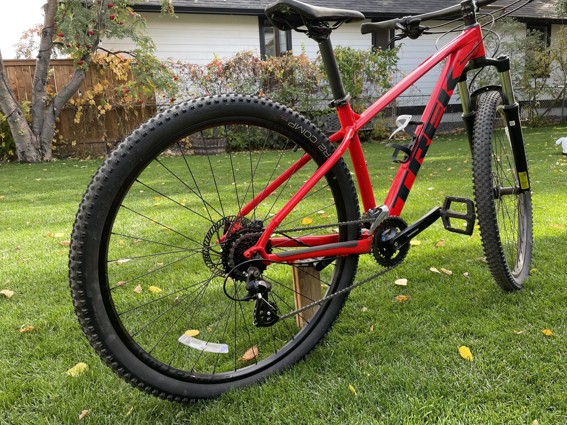2021 Trek Marlin 6 M 29 Red